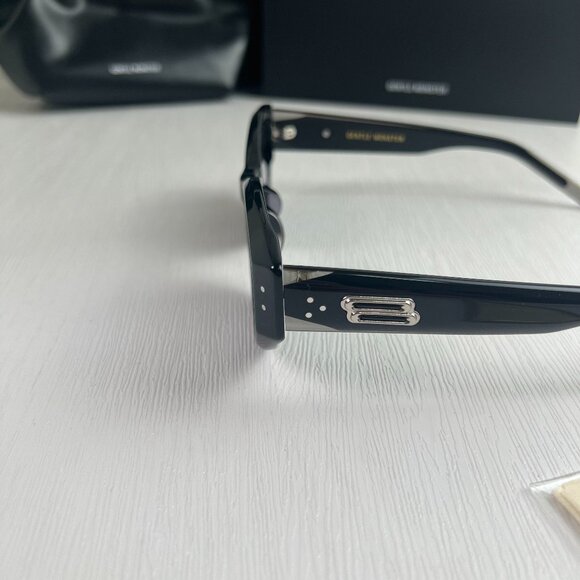 GENTLE MONSTER Black Sunglasses - Picture 9 of 9